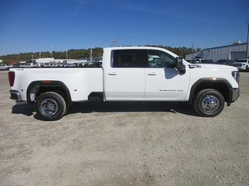 2026 GMC Sierra 3500 SLE