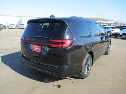 2021 Chrysler Pacifica Touring-L