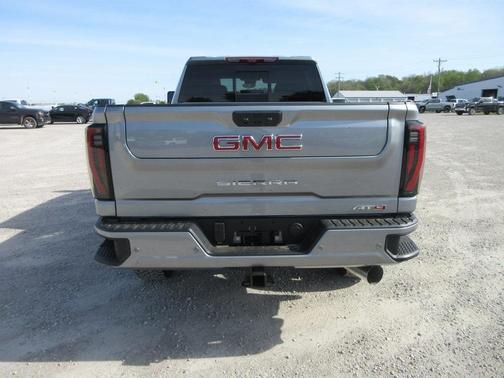 2025 GMC Sierra 2500 AT4