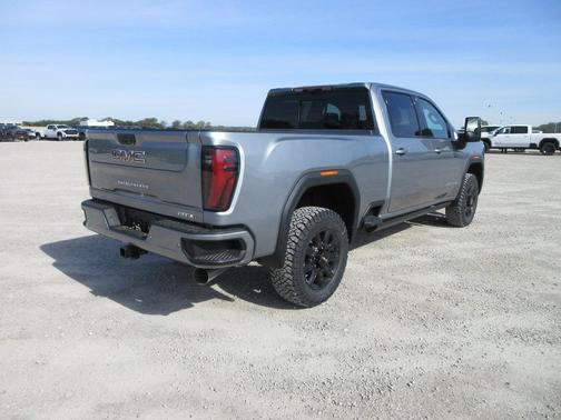 2025 GMC Sierra 2500 AT4