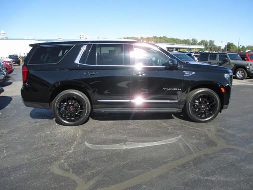 2022 GMC Yukon SLT
