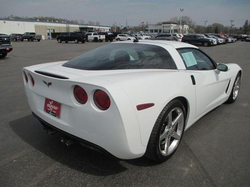 Arctic White 2005 Chevrolet Corvette