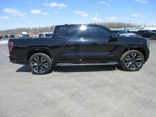 2025 GMC Sierra EV Denali