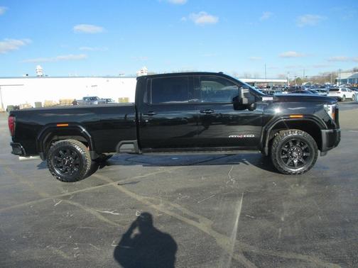 2024 GMC Sierra 2500 AT4