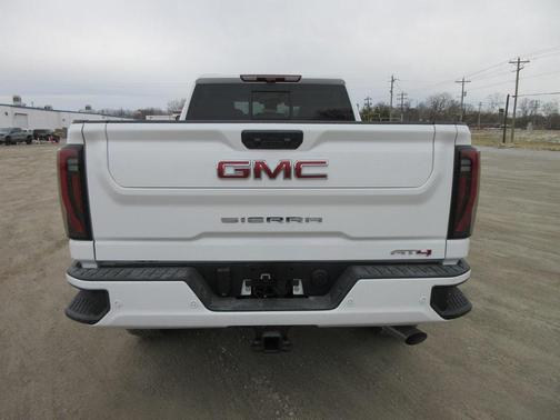 2025 GMC Sierra 2500 AT4