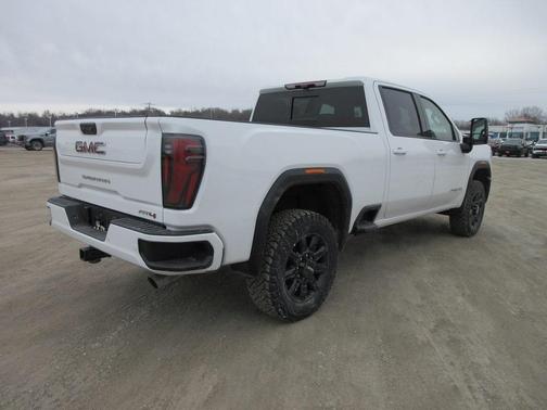 2025 GMC Sierra 2500 AT4