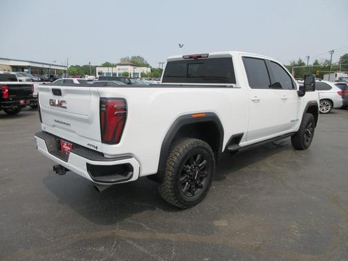 2024 GMC Sierra 2500 AT4
