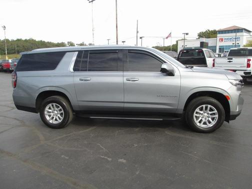 2024 Chevrolet Suburban LT