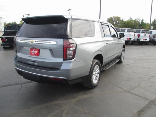 2024 Chevrolet Suburban LT