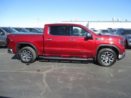 2025 GMC Sierra 1500 SLT