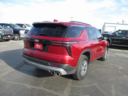2024 Chevrolet Traverse LT