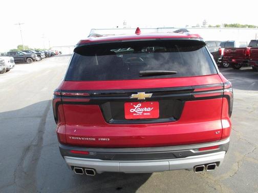 2024 Chevrolet Traverse LT