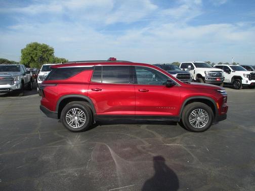 2024 Chevrolet Traverse LT