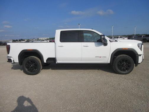 2025 GMC Sierra 2500 AT4