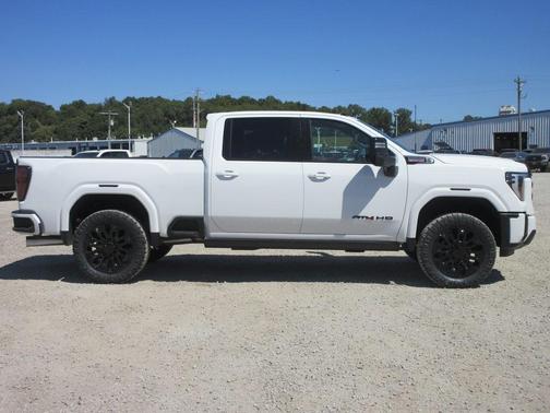 2025 GMC Sierra 2500 AT4