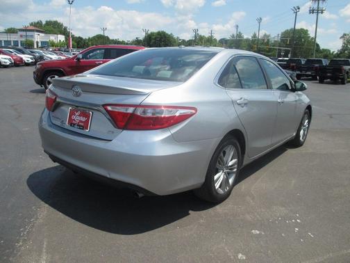 2016 Toyota Camry SE