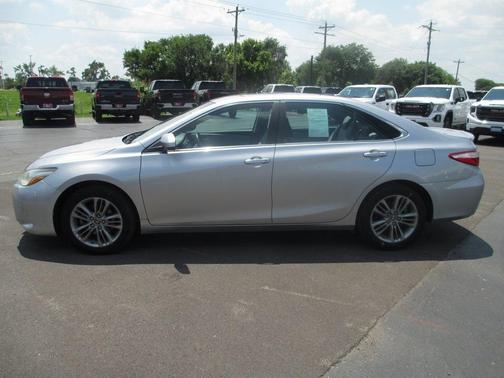 2016 Toyota Camry SE