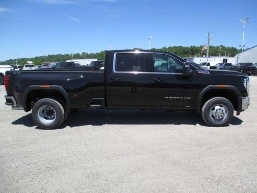 Onyx Black 2026 GMC Sierra 3500 SLE