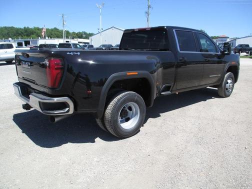 Onyx Black 2026 GMC Sierra 3500 SLE
