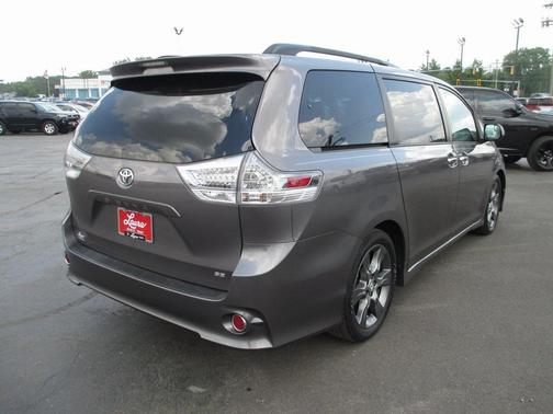 2015 Toyota Sienna SE