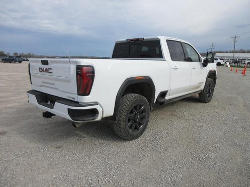 2025 GMC Sierra 2500 AT4