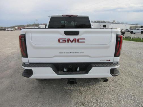 2025 GMC Sierra 2500 AT4
