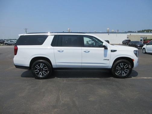 2023 GMC Yukon XL AT4