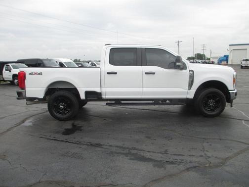 Oxford White 2024 Ford F-250 XL