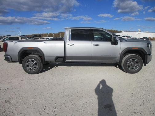 2026 GMC Sierra 3500 SLE