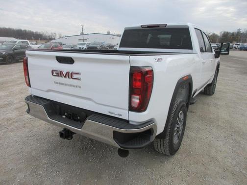 2026 GMC Sierra 2500 SLE