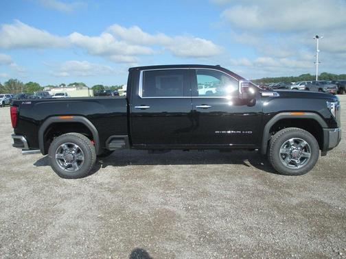 2025 GMC Sierra 3500 SLT