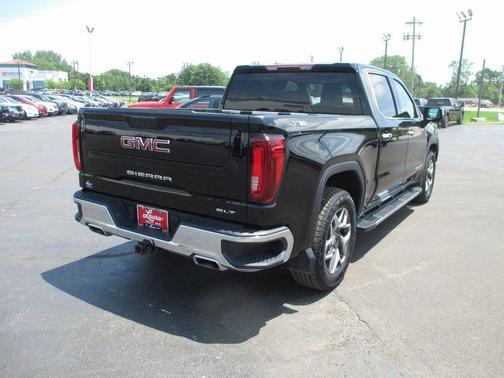 2022 GMC Sierra 1500 SLT