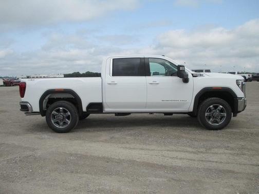2025 GMC Sierra 2500 SLE