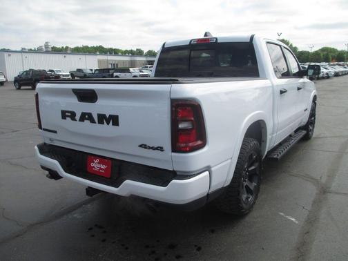 Bright White Clearcoat 2025 RAM 1500 Big Horn/Lone Star