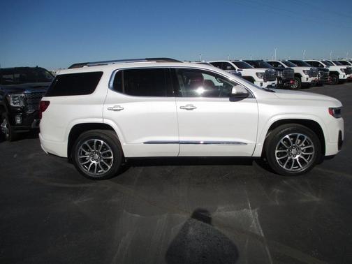 2023 GMC Acadia Denali