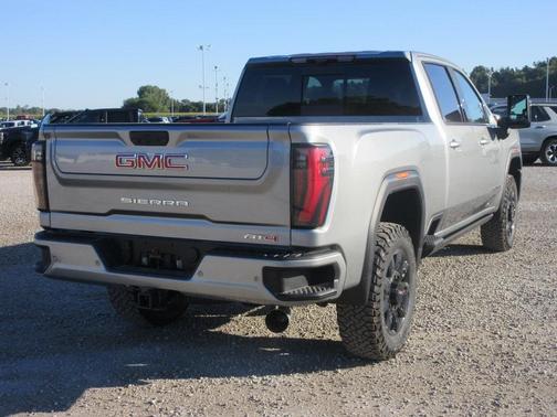 2025 GMC Sierra 2500 AT4