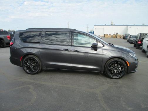 2022 Chrysler Pacifica Limited