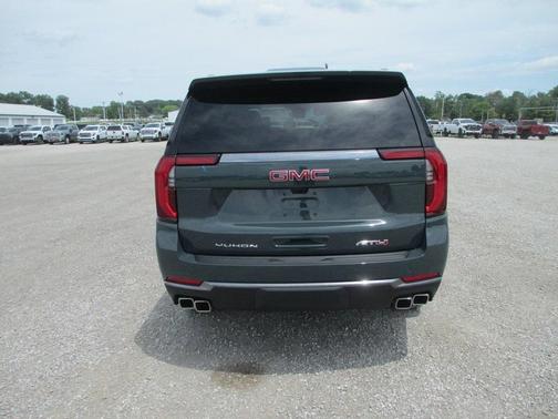 2025 GMC Yukon AT4