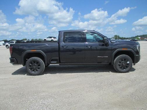 2025 GMC Sierra 2500 AT4
