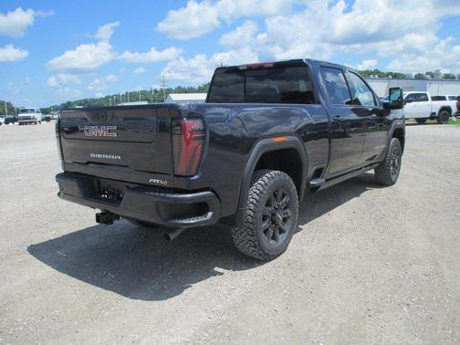 2025 GMC Sierra 2500 AT4