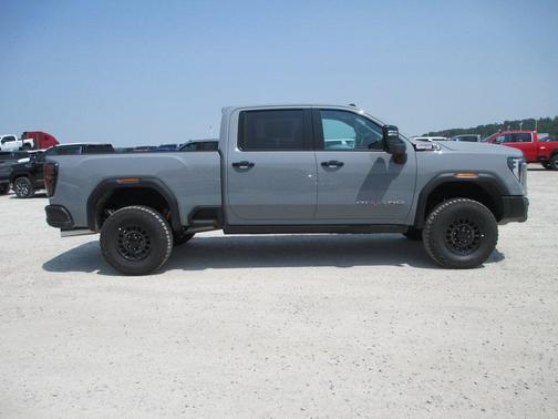 2025 GMC Sierra 2500 AT4X