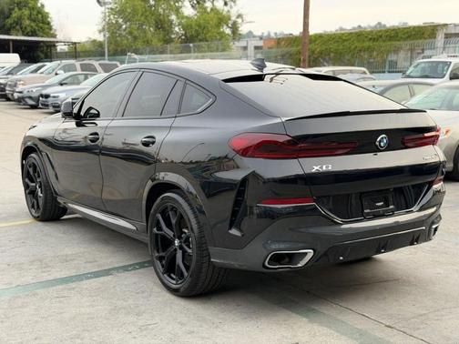 Black Sapphire Metallic 2022 BMW X6 xDrive40i