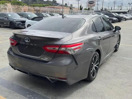 2019 Toyota Camry Hybrid SE