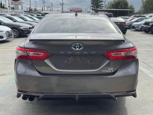 2019 Toyota Camry Hybrid SE