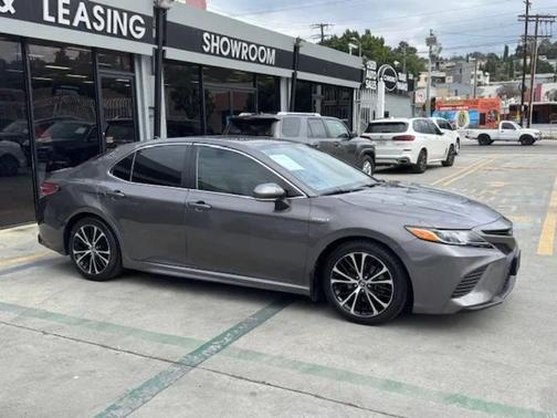 2019 Toyota Camry Hybrid SE