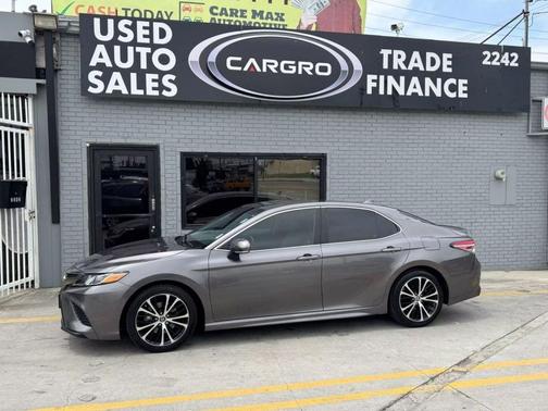 2019 Toyota Camry Hybrid SE