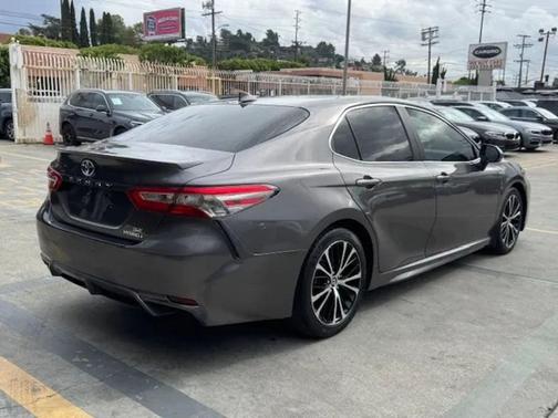 2019 Toyota Camry Hybrid SE