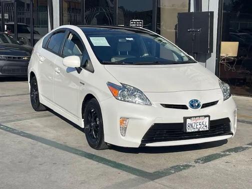 Super White 2013 Toyota Prius Three