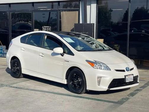 Super White 2013 Toyota Prius Three