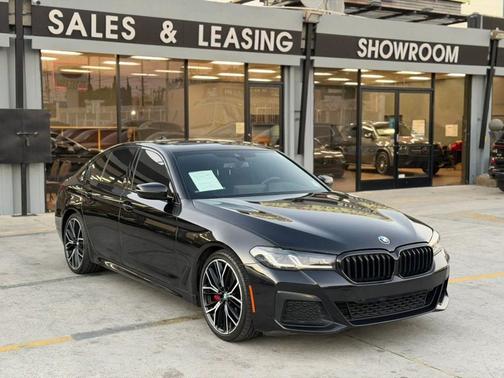 Black Sapphire Metallic 2021 BMW 530 530i